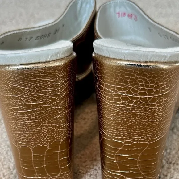 ✨Robert Clergerie Paris Reptile Embossed Gold Wedge Mule Sandals - Size 9✨