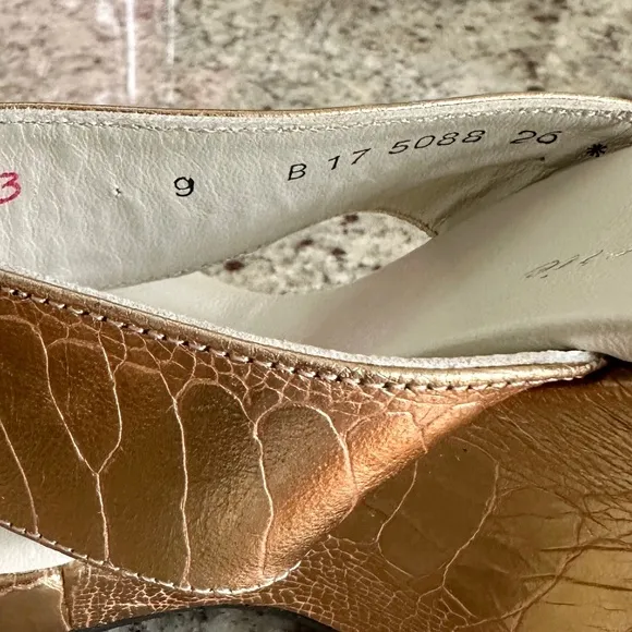 ✨Robert Clergerie Paris Reptile Embossed Gold Wedge Mule Sandals - Size 9✨
