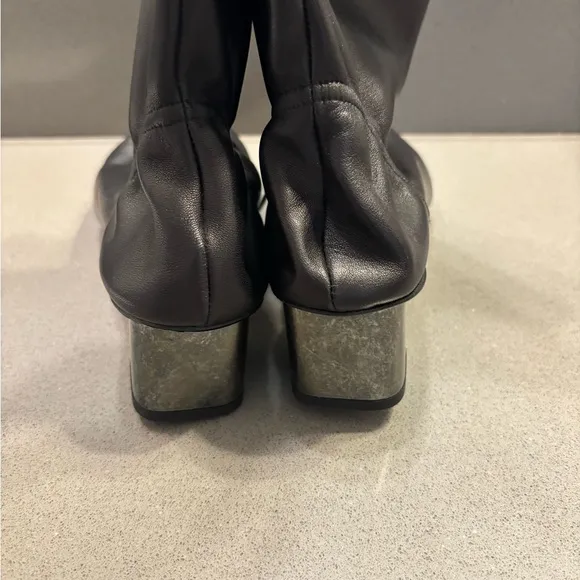 Robert Clergerie Paris soft black leather boots with block heel NEW SIZE 38 or 8