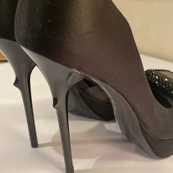 Roger Vivier black satin peep toe d’Orsay high heel evening shoes Sz 36.5