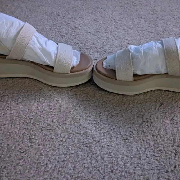 Rothy's Lightweight Wedge Sandal in Salt, Never worn, New in Box, Size 7.5