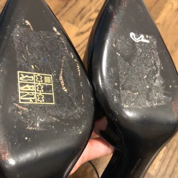 Salvadore Ferragamo patented leather pointed toe women pumps size 10