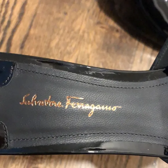 Salvadore Ferragamo patented leather pointed toe women pumps size 10