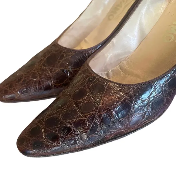 🐊SALVATORE FERRAGAMO ALLIGATOR 🐊 PUMPS SIZE 9 BROWN