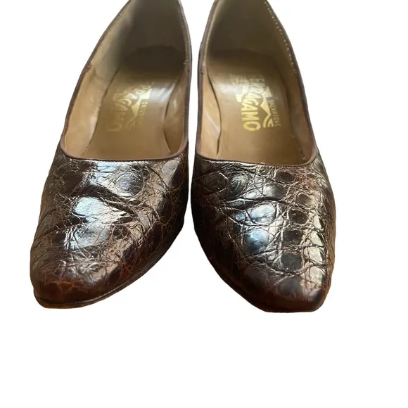 🐊SALVATORE FERRAGAMO ALLIGATOR 🐊 PUMPS SIZE 9 BROWN