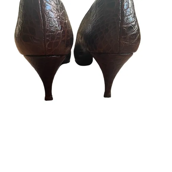 🐊SALVATORE FERRAGAMO ALLIGATOR 🐊 PUMPS SIZE 9 BROWN