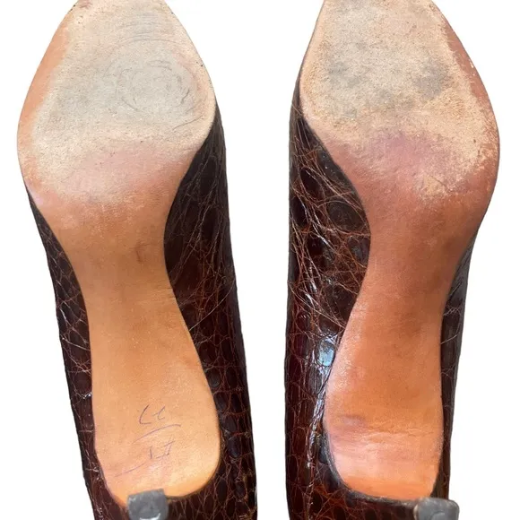 🐊SALVATORE FERRAGAMO ALLIGATOR 🐊 PUMPS SIZE 9 BROWN