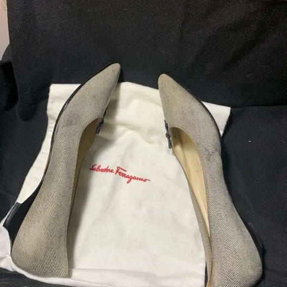Salvatore Ferragamo Beige Vintage low heel 5 1/2
