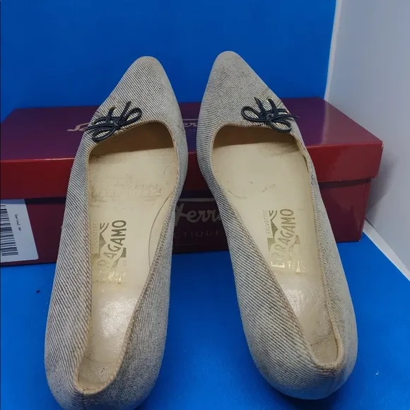 Salvatore Ferragamo Beige Vintage low heel 5 1/2