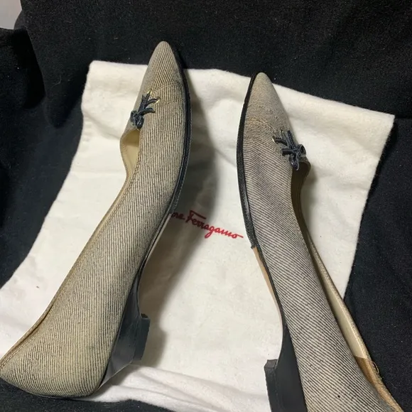 Salvatore Ferragamo Beige Vintage low heel 5 1/2