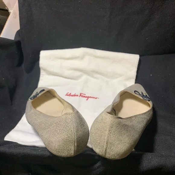 Salvatore Ferragamo Beige Vintage low heel 5 1/2