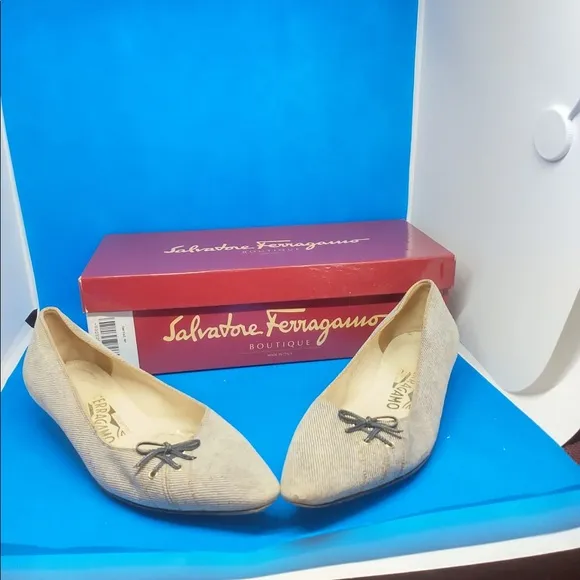 Salvatore Ferragamo Beige Vintage low heel 5 1/2