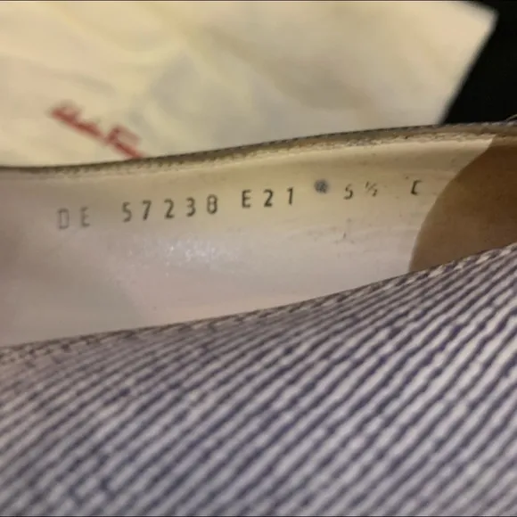 Salvatore Ferragamo Beige Vintage low heel 5 1/2