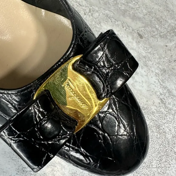 Salvatore Ferragamo Black Leather Women's Shoes Salvatore Ferragamo/Pumps US 9