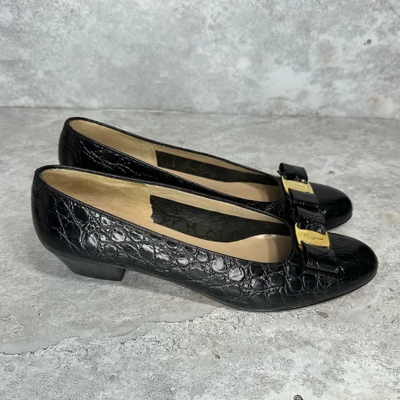 Salvatore Ferragamo Black Leather Women's Shoes Salvatore Ferragamo/Pumps US 9