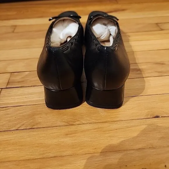 Salvatore Ferragamo Black Leather Bow Pumps Heel Shoes 8.5 A narrow