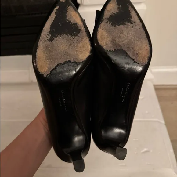 Salvatore Ferragamo Ezia Leather Black Pump Heel 9.5