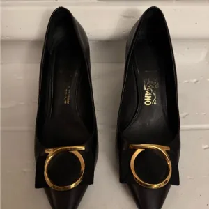 Salvatore Ferragamo Ezia Leather Black Pump Heel 9.5