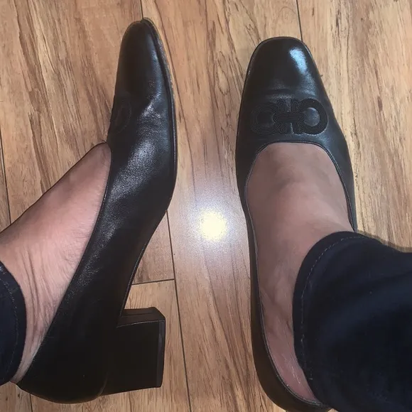 salvatore ferragamo Gancini Logo Pumps
