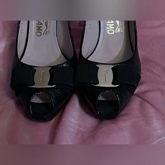 Salvatore Ferragamo Gilia Pebble Heel Color: Black/Gold 7.5