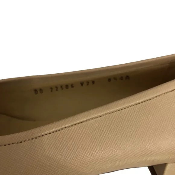 Salvatore Ferragamo leather loafer shoes. Sz 8.5 4A