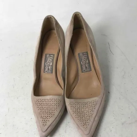 Salvatore ferragamo nude heels 9.5