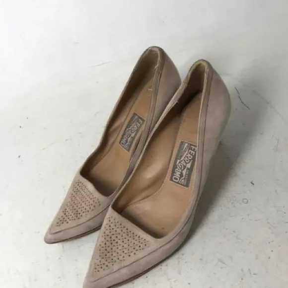 Salvatore ferragamo nude heels 9.5