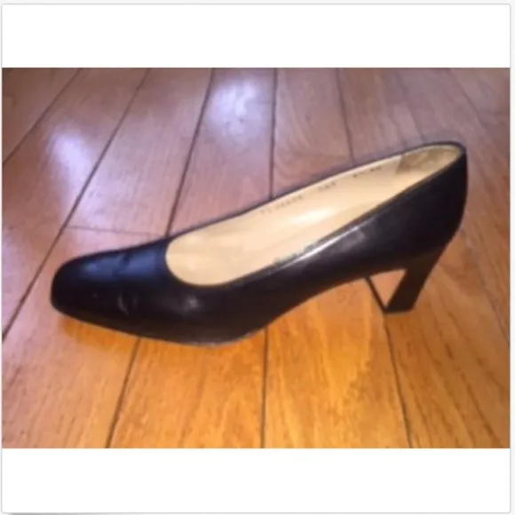 Salvatore Ferragamo Pumps 2.5''Block HeelSZ 8.5 AA