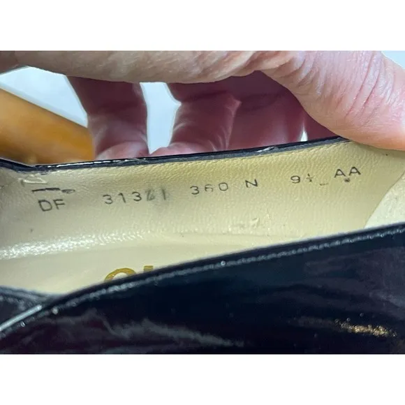 Salvatore Ferragamo Saks Fifth Ave Black Sz9.5 AA Leather High Heel Shoes Pumps
