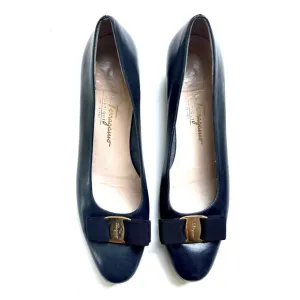 Salvatore Ferragamo Vara Bow Navy Pumps, size 9.5 3A