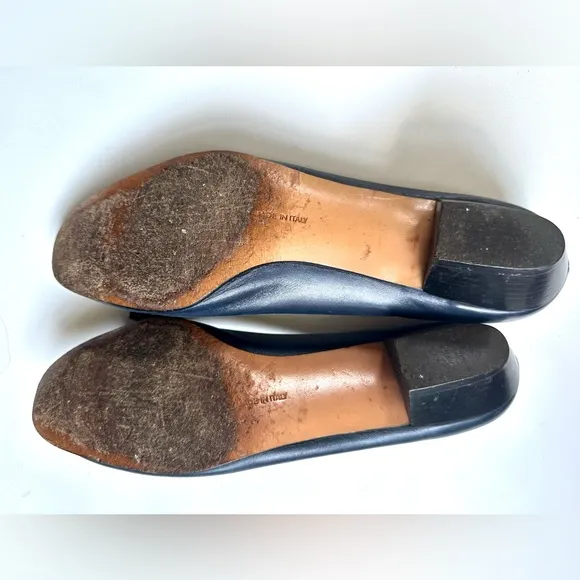 Salvatore Ferragamo Vara Bow Navy Pumps, size 9.5 3A