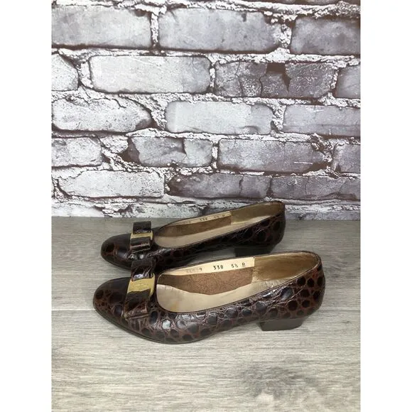 Salvatore Ferragamo Vara Brown Leather Croc Embossed Bow Heels Size 5.5B US/36EU