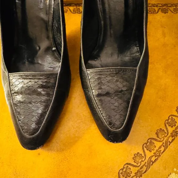 Salvatore Ferragamo Vintage Black Leather Reptile Detail Heels Pumps Shoes Sz 8