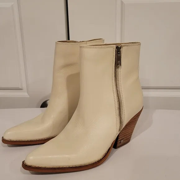 SAM EDELMAN JABE BOOTIE SIZE 5.5 NWOT