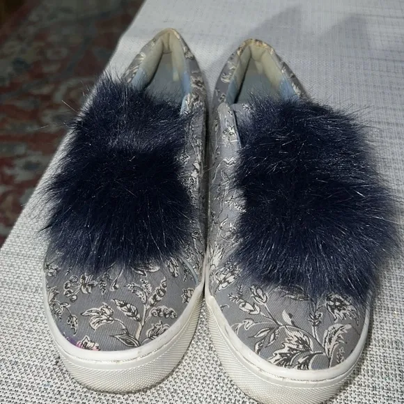 SAM EDELMAN Women's 8M Slip On Pom Pom Sneakers Leya Blue Floral Shoes Slip-ons