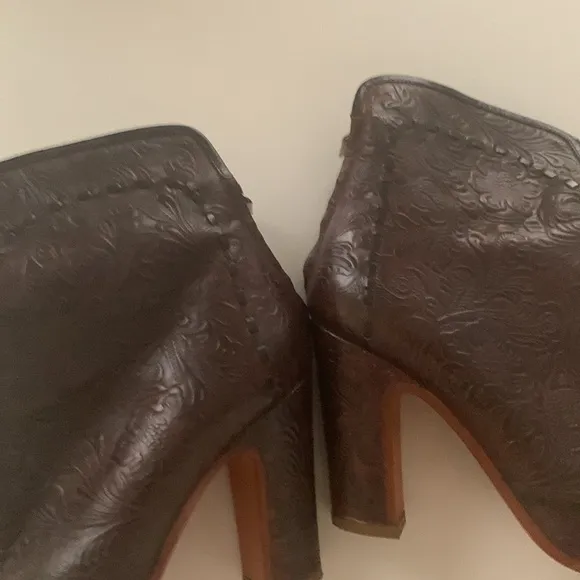 SANTONI Tooled Embossed Leather BOOTS