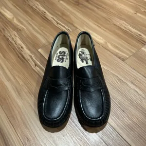 SAS New With Out Tags Black Leather Loafers Size 8WW