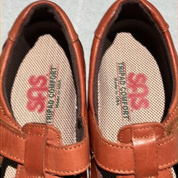 SAS Roamer womens brown leather velcro strap loafers size 7.5W B16B
