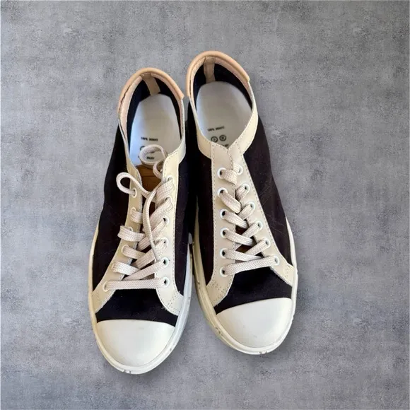 SCHUTZ Black and White Womans Sneakers. Size 10.