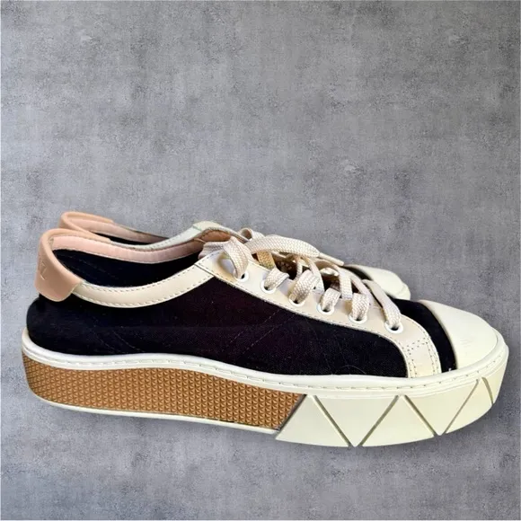 SCHUTZ Black and White Womans Sneakers. Size 10.