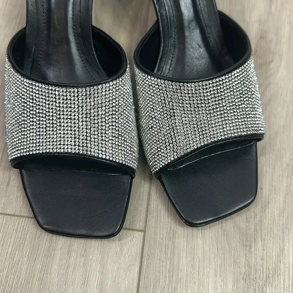 Schutz Dethalia crystal embellished kitten heel sandals size 10B