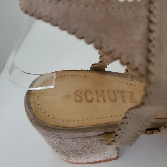 Schutz Latisha Beige Suede Gladiator Sandals Size 38 (US 7.5)