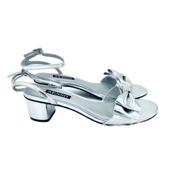 Senso Jemma II Sandal Bow Silver Metallic Patent Leather Heel SZ 10 US 40 EU NIB