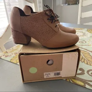 Sergio Tomani Elida Chunky Heel Shoes NEW 41 10.5