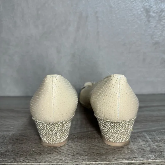 SESTO MEUCCI Italy Flower Wedge Espadrille Shoes Sz 11 Narrow Beige Leather