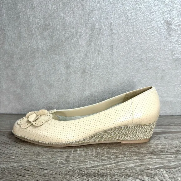 SESTO MEUCCI Italy Flower Wedge Espadrille Shoes Sz 11 Narrow Beige Leather