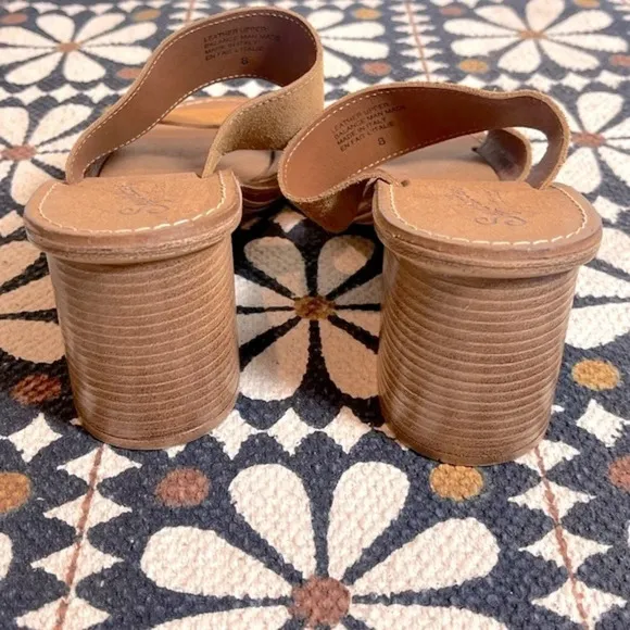 Seychelles Suede Camel Sandals size 8