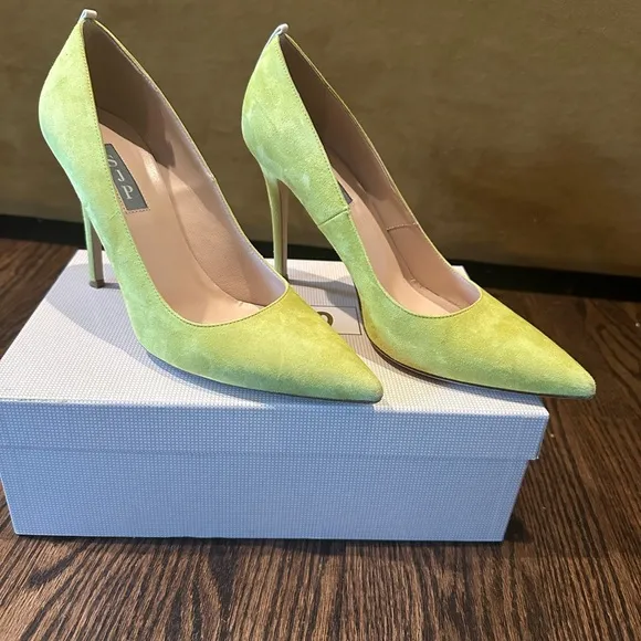 SJP by Sarah Jessica Parker Green Heels with Suede Material and Stiletto Design
