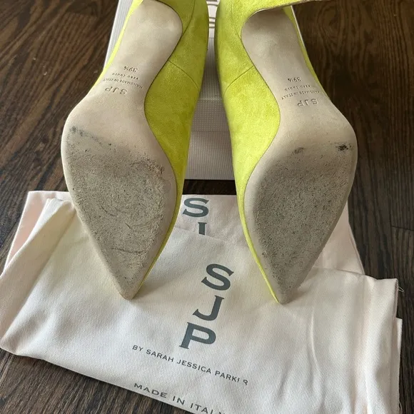 SJP by Sarah Jessica Parker Green Heels with Suede Material and Stiletto Design