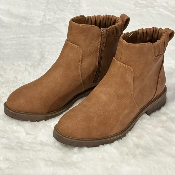 SM New York Luna Ankle Booties Boots Chestnut Low Block Heel Side Zip Round Toe
